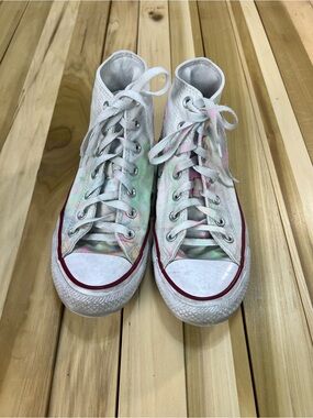 Converse Sneakers with Tie-Dye Accents men’s size 6
